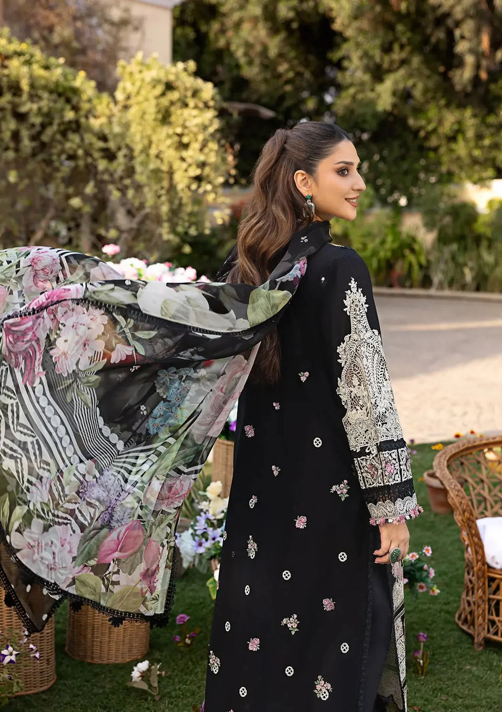 ELAF LAWN UNSTITCH SUMMER COLLECTION