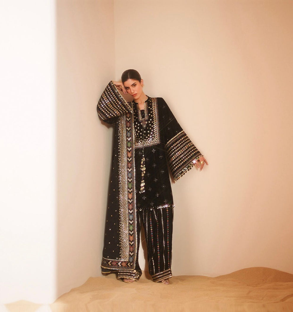 Jazmin Most luxurious article arrived in lawn 90/88 with fully embroided work ready to wear shawl