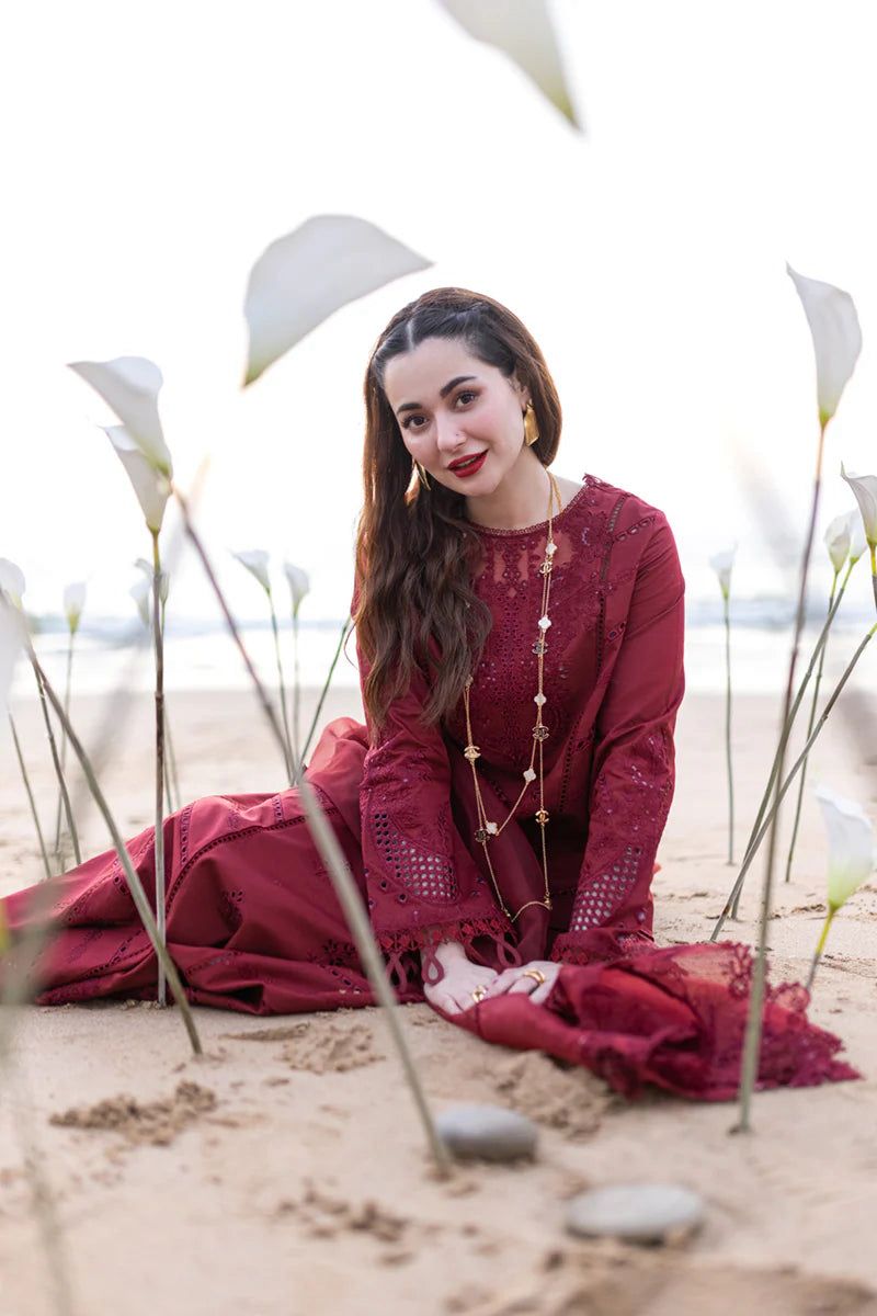 SUMMER COLLECTION 🌻_*
*ALHAMDULILAH*
*QALAMKAR* 3pc Summer Casual Collection
Code:4001